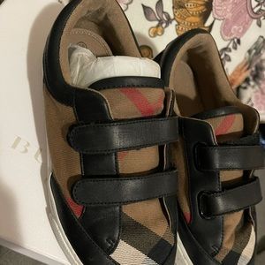 Authentic Burberry unisex sneakers!